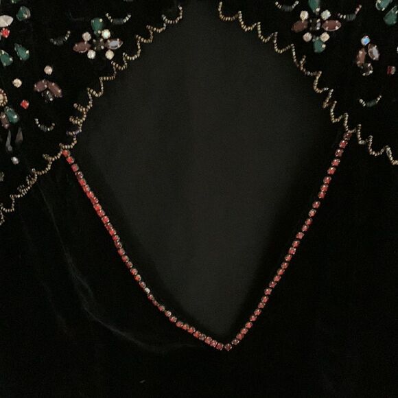 Ecote’ Jasmina crystal embellished black velvet sleeveless shift dress - Picture 11 of 12